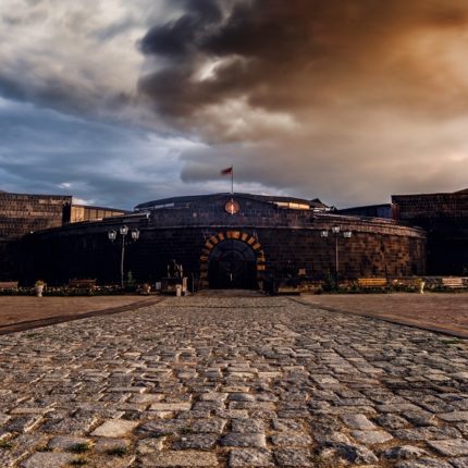 Черная крепость в Армении