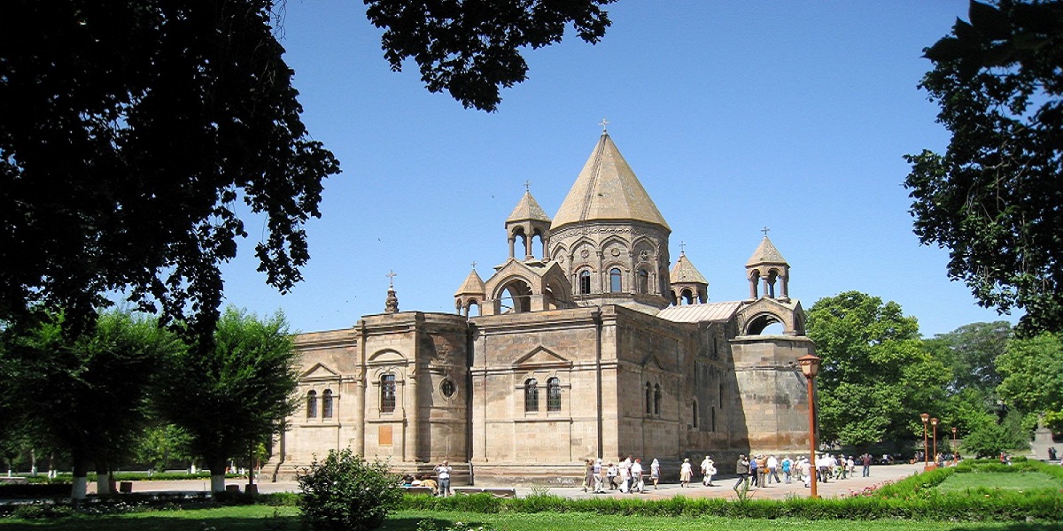 Эчмиадзинский кафедральный собор в Армении