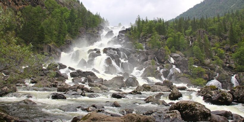 Водопад на Алтае